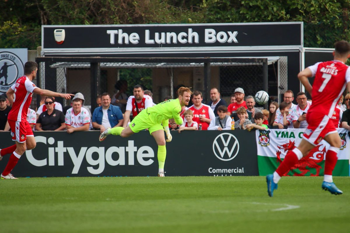 Wrexham_AFC tweet picture