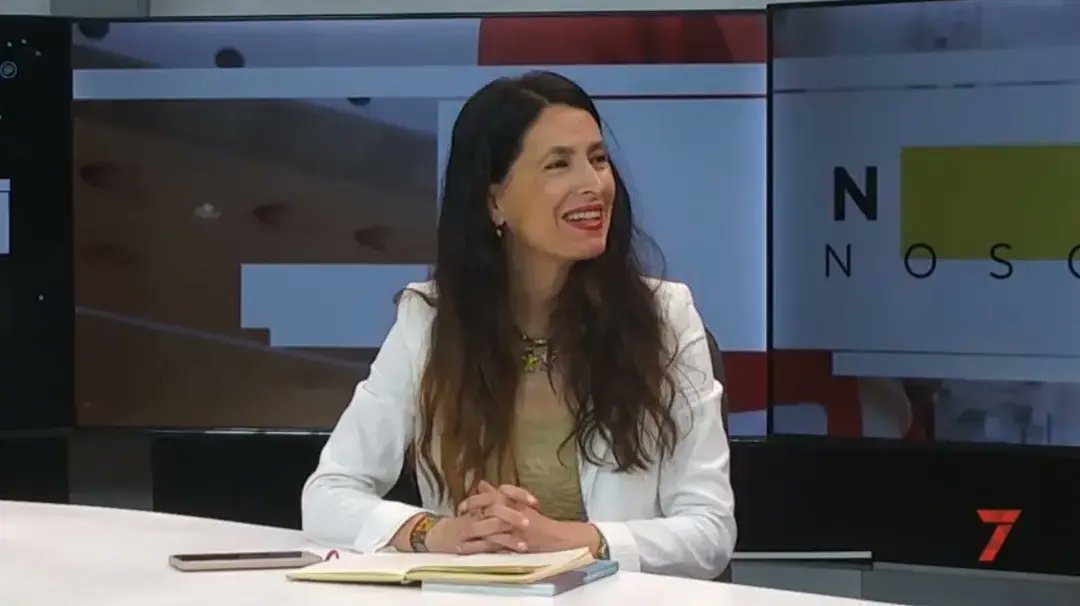 SoniaCrespoR's tweet photo. Mañana martes a las 21.00 horas 🕘 en @7TVMalaga  🖥 nuevo programa 🎙📰🗞 de Entre Nosotras 👠👠, en esta ocasión con @R_Alguacil  fundadora de Oncobelleza y de la Agencia de Imagen Personal @TevistoP  y con Susana García Bujalance, Doctora Arquitecta. https://t.co/TqxoTRCu2h