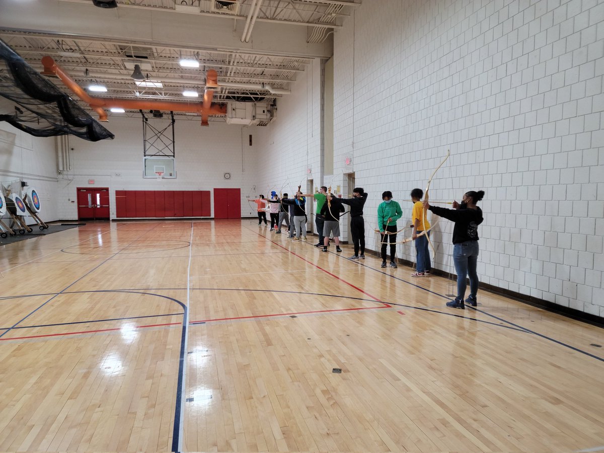 oconnorm1982's tweet photo. Fun day of Archery in PE today!!😊🏹🎯❤️🤍💙 #BePatriotProud #BHSPE #PhysEd https://t.co/8sKuQFXLWE