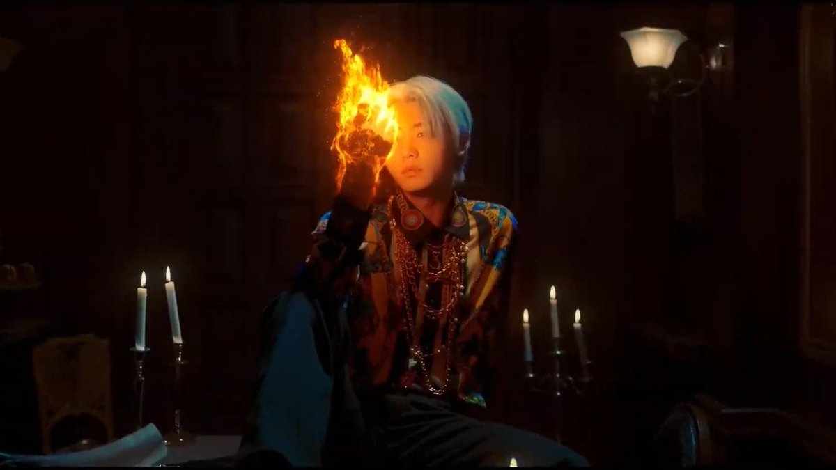 missingpsh's tweet photo. the fire started with sunghoon and everything he touch burns 🤔 https://t.co/ksyNi1s4qm