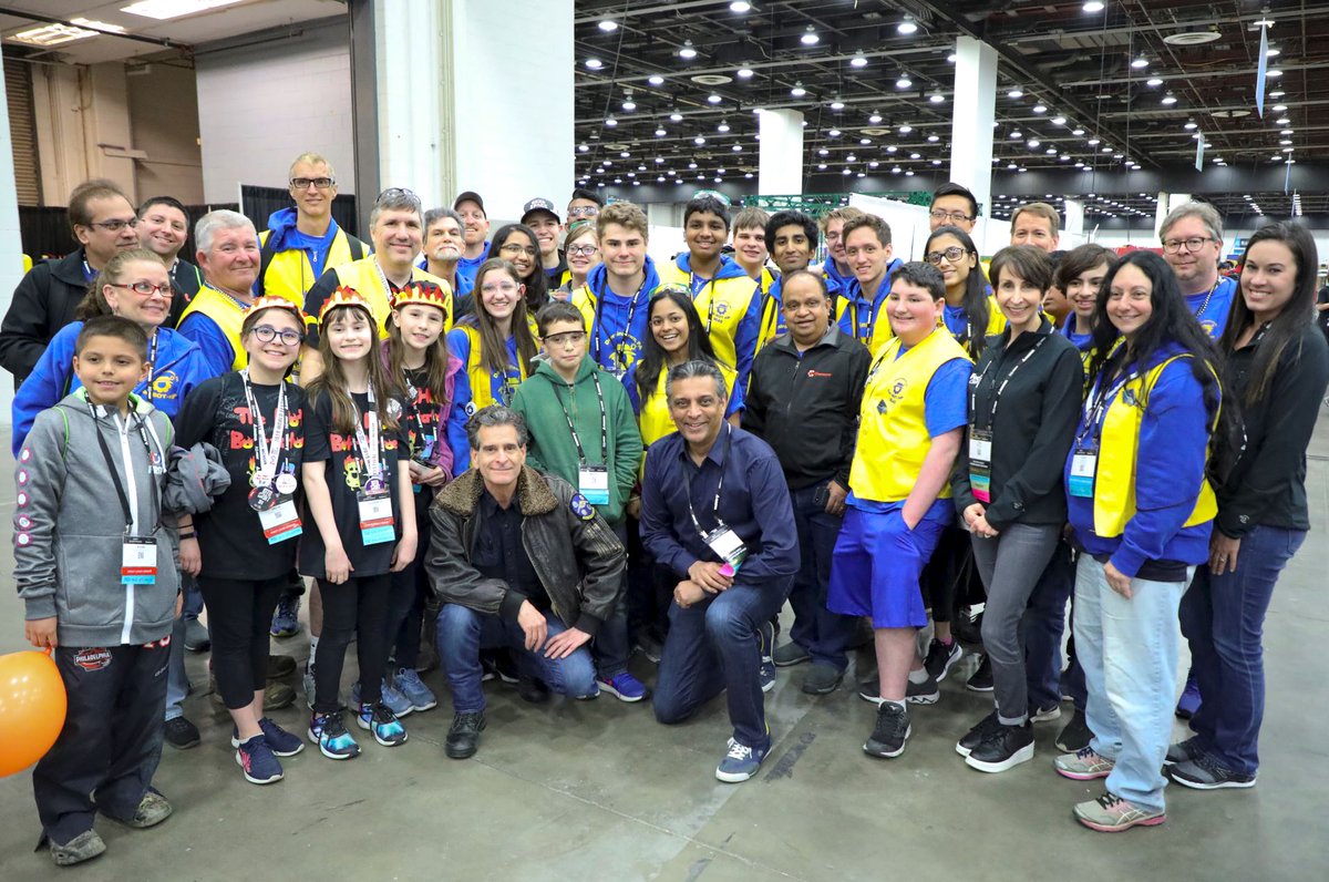 FTCTeams's tweet image. Hey @FRCTeams &amp;amp; @FTCTeams, show us your moves! Can your team move an object from one location to another, without using your hands? Enter the FedEx Social Challenge for your chance to be featured on @FedEx social! Learn about how to enter: hubs.ly/Q019940p0 #FedExContest