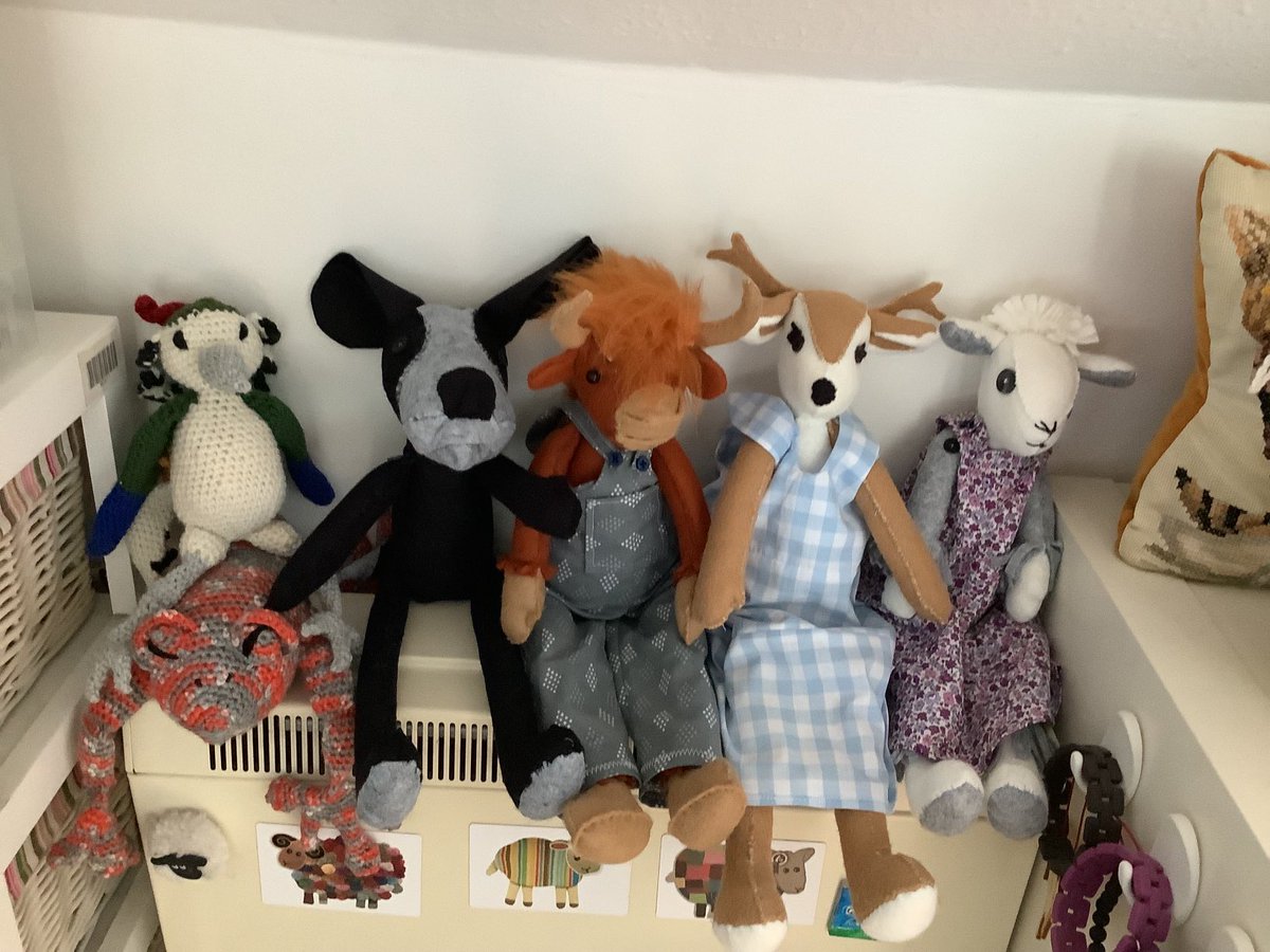 ⁦<a href="/coolcrafting/">Sarah Peel</a>⁩ Here’s my Cool Crafting menagerie, cosying up together 🐮