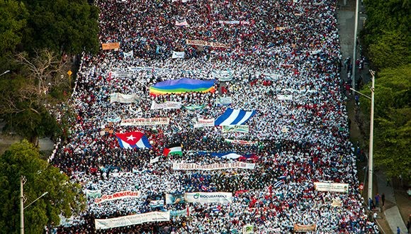 Algunos medios de prensa no se quieren enterar del extraordinario desfile que realizamos en Cuba.

Les dejamos un mensaje❓ #CubaViveYTrabaja