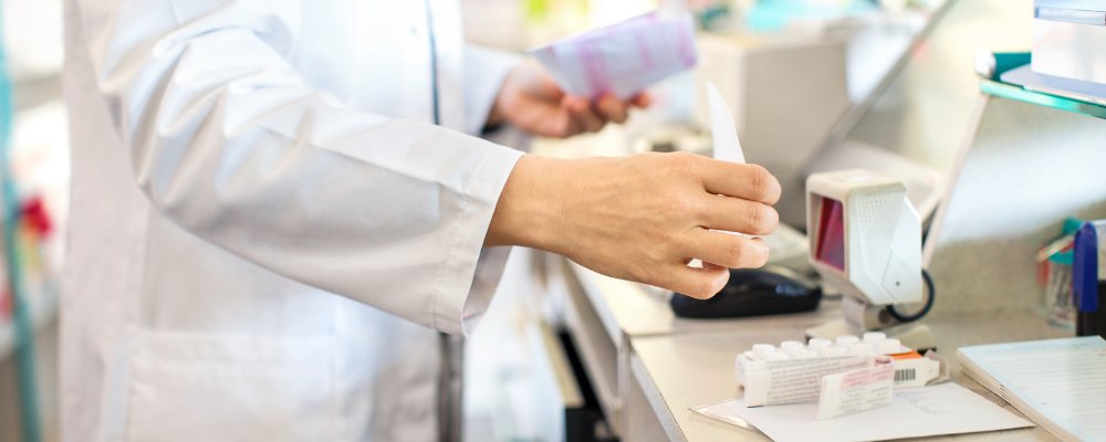 We know medication affordability can affect treatment adherence. Plus, test claims, PA requirements, switch, and restocking fees are time-consuming and costly for your pharmacy as well. Find out how BestRx and Surescripts can help! #pharmacysoftware

bestrx.com/5-ways-to-impr…