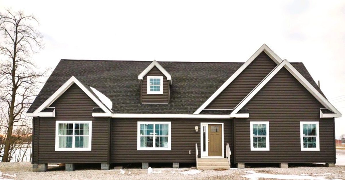 BlacksHomeSales's tweet image. This Cape Cod style home shows off its elegance in every room! From the kitchen to the bedrooms and everything in between, you surely won't be disappointed in this home! Take a tour of it online or at our new Fayetteville location. bit.ly/3LB3FAo #capecodstyle