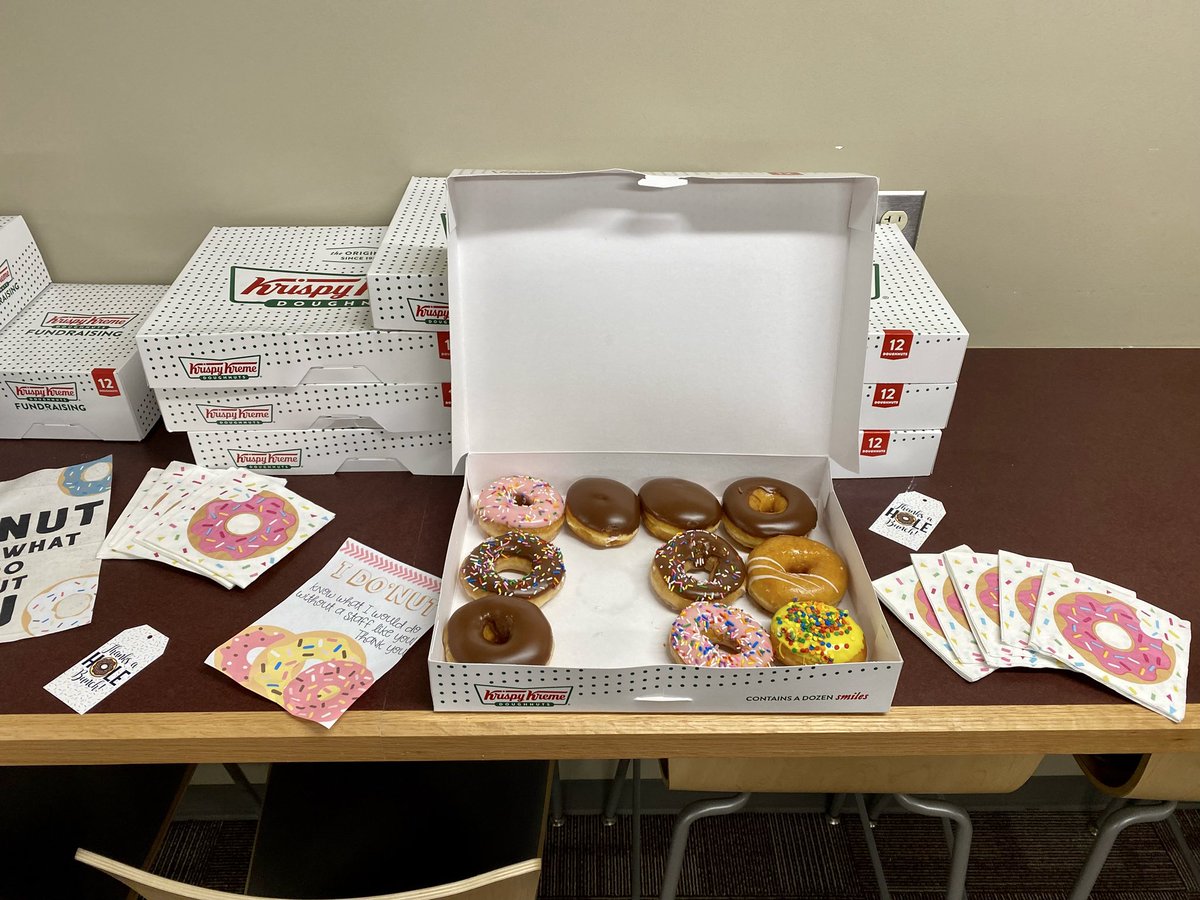JHSPTAG's tweet photo. What makes a rainy day even better?                      🍩 DONUTS 🍩 
PTAG staff appreciation chairs delivered donuts today for our  teacher appreciation week.  THANK YOU TEACHERS &amp; STAFF for all you do! https://t.co/9tPfizsvRZ