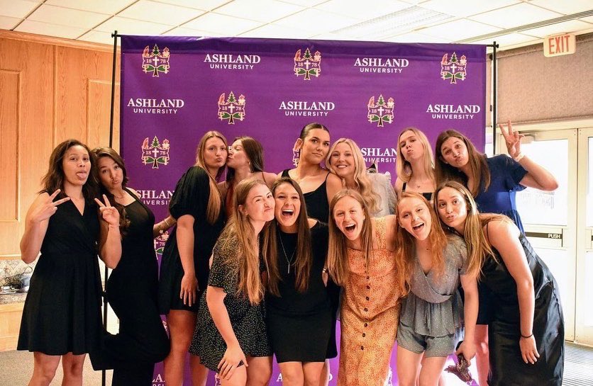 AshlandWBB's tweet photo. Ashby’s✨ Thank you AU SAAC 

WBB represented 🏀:
Female Athlete of the Year- Annie Roshak
Play of the Year- Hallie Heidemann’s DEEEP 3 vs Ferris to win the game
Freshman Athlete of the Year- Hayley Smith
Scholar Athlete of the Year- Sam Chable
Coach of the Year- Kari Pickens https://t.co/2WIxhmalzO