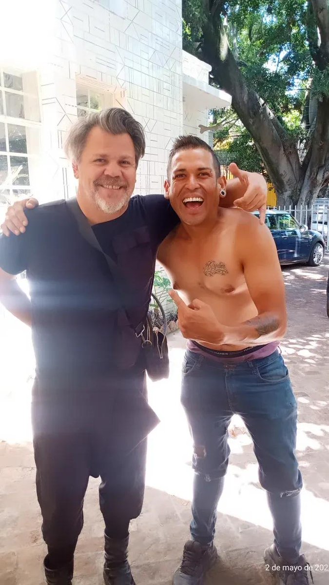alanrangelmx's tweet photo. Con mi papá... El señoron @Ponchocadena ♥️♥️👩‍🍳👩‍🍳👩‍🍳🤘🏻🤘🏻 https://t.co/qdz7v7sI1m