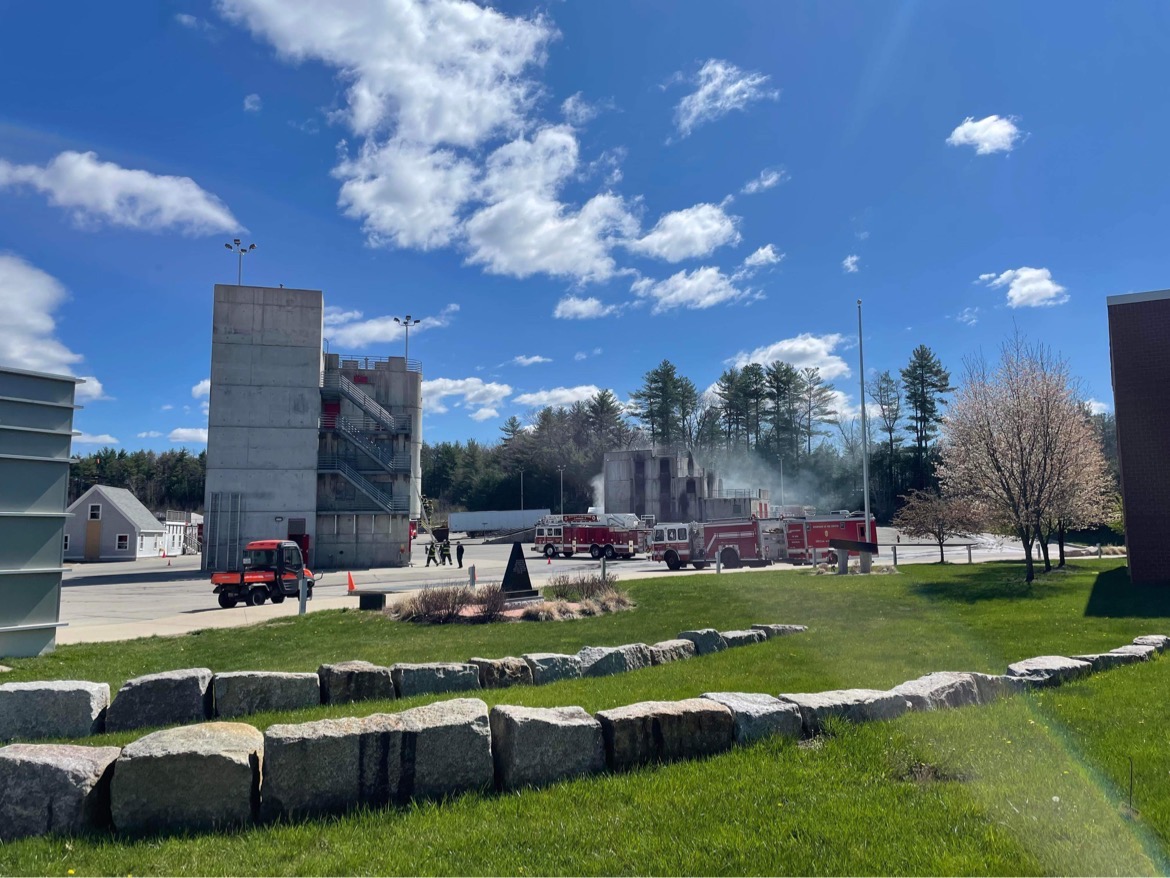 goannamaria's tweet image. Fire science faculty member and former Lynnfield Fire Chief, Thomas Bogart took fire science students on a field trip to the Massachusetts Firefighting Academy in Stow.