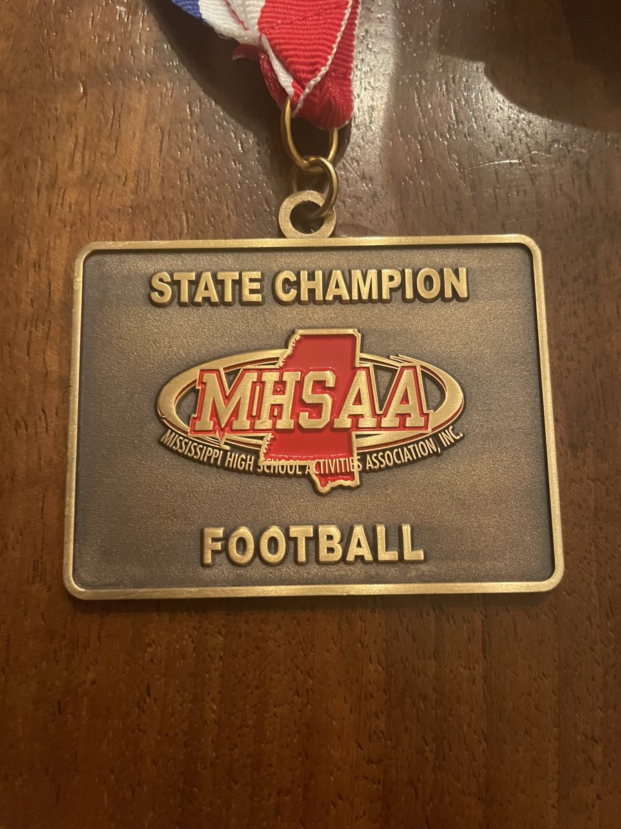 Dr_Beisel's tweet image. What a great group of kids! Attended the Wildcats Football State Championship Award Banquet this past Saturday. Thanks @CoachBilderback and @50jharris for your including me! Proud to be part of the Wildcat Family as the Team Doc!💙💛