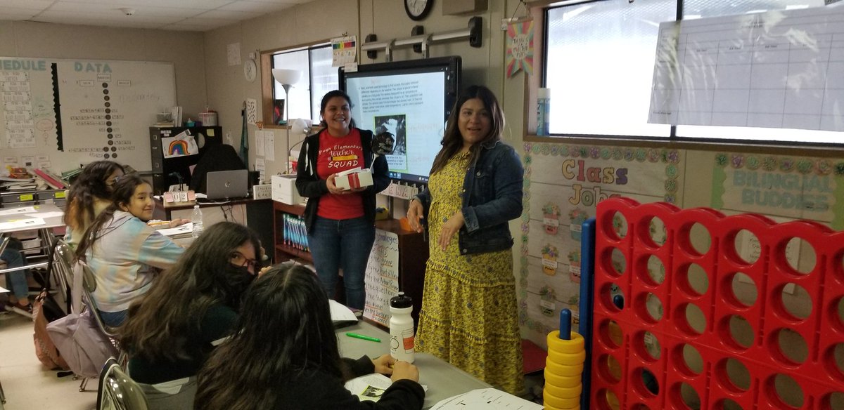 AngelicaHalphen's tweet photo. Tiff's Treats came out to celebrate Teacher Appreciation Week with the best treats, cookies!! @EricaMGil @HoustonISD @PughRamsHISD @tiffstreats #TeacherAppreciationWeek https://t.co/VPw92k3ovj