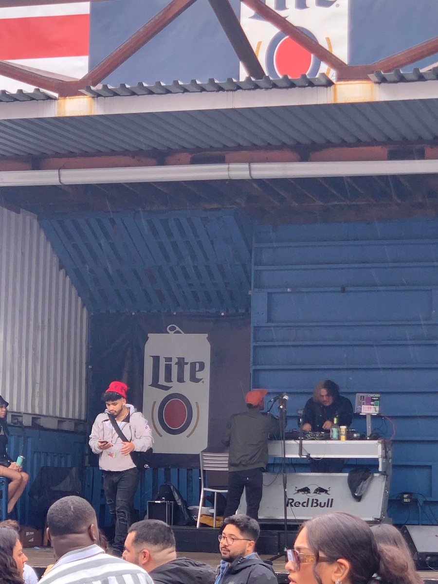 Rawmoss_'s tweet image. “I hope you having fun up there”🙃