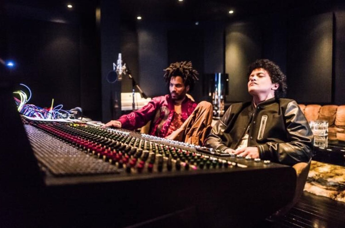musicgirly's tweet photo. Today's #MusicCrushMonday 2 beautiful men that are extremely gifted and talented @LennyKravitz @BrunoMars
#IJustWant1JamSessionWithThem #AndThenAFewMore
#JustTheThoughtOfItIsAmazing #EyeAndEarCandy https://t.co/nvoordlLm1