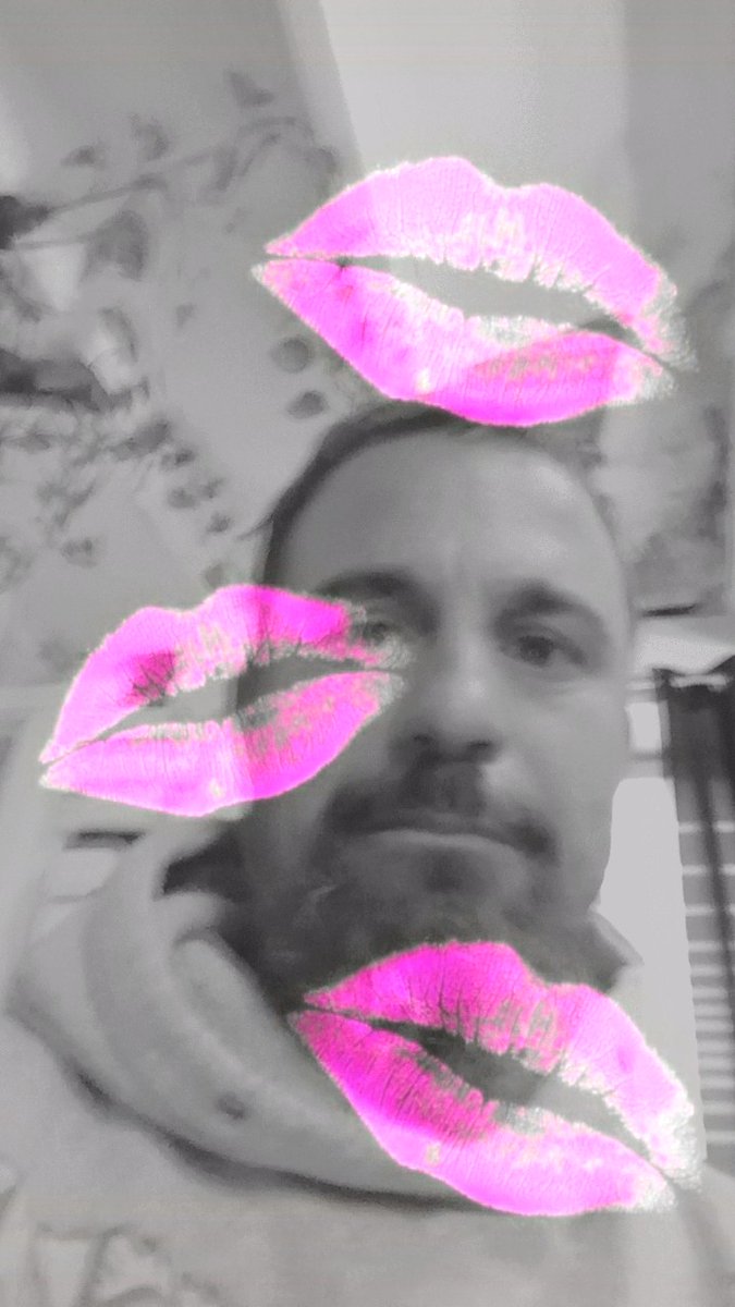 NasletSebastien's tweet photo. Bisous ma petite chérie vous êtes magnifique https://t.co/aQ0nunCcrm