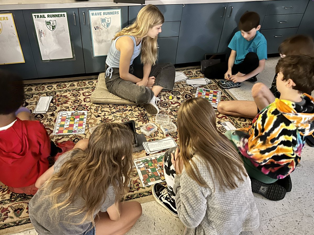 jengates395's tweet photo. It’s always wonderful to welcome former student back to room 126! Hard to believe this young lady is headed off to @JMU next year! #proudteacher #oncearoadrunner #3rdgradeROCKED #4thgraderocks https://t.co/yeivBxCAxh