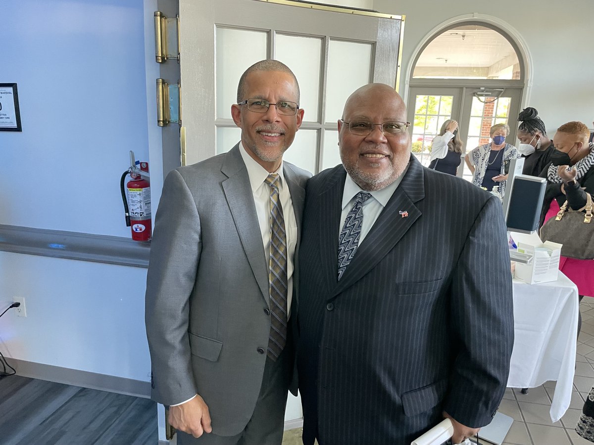 BrownforMD's tweet photo. Had a great time with @CharlesCoDemCC catching up with @harrisonjaime, voters, leaders and advocates in Charles County at the Truman-Kennedy-Obama dinner!

It’s going to take all of us, in every corner of our state, to deliver Democratic victories up and down the ballot. https://t.co/bYzAEGKjkw