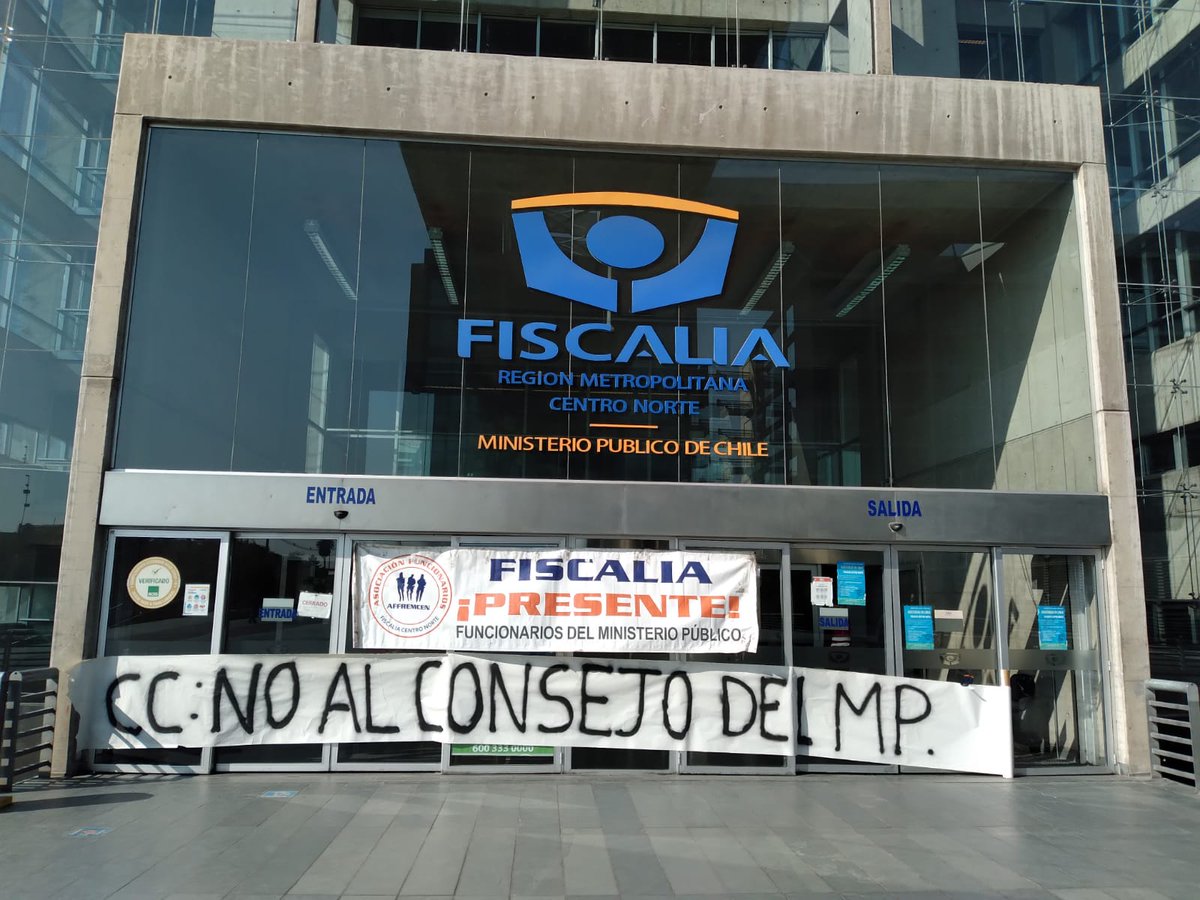 Señoras/as Convencionales un  Consejo en la 
<a href="/FiscaliadeChile/">Fiscalía Nacional</a>
, burocratizará la gestión y las decisiones al interior, derivará en una pugna interna para la obtención de cargos, para luego ser quien elija al Fiscal Nacional, figura que será decorativa. <a href="/MEQChile/">María Elisa Quinteros Cáceres</a> <a href="/anef/">anef</a> <a href="/latercera/">La Tercera</a>