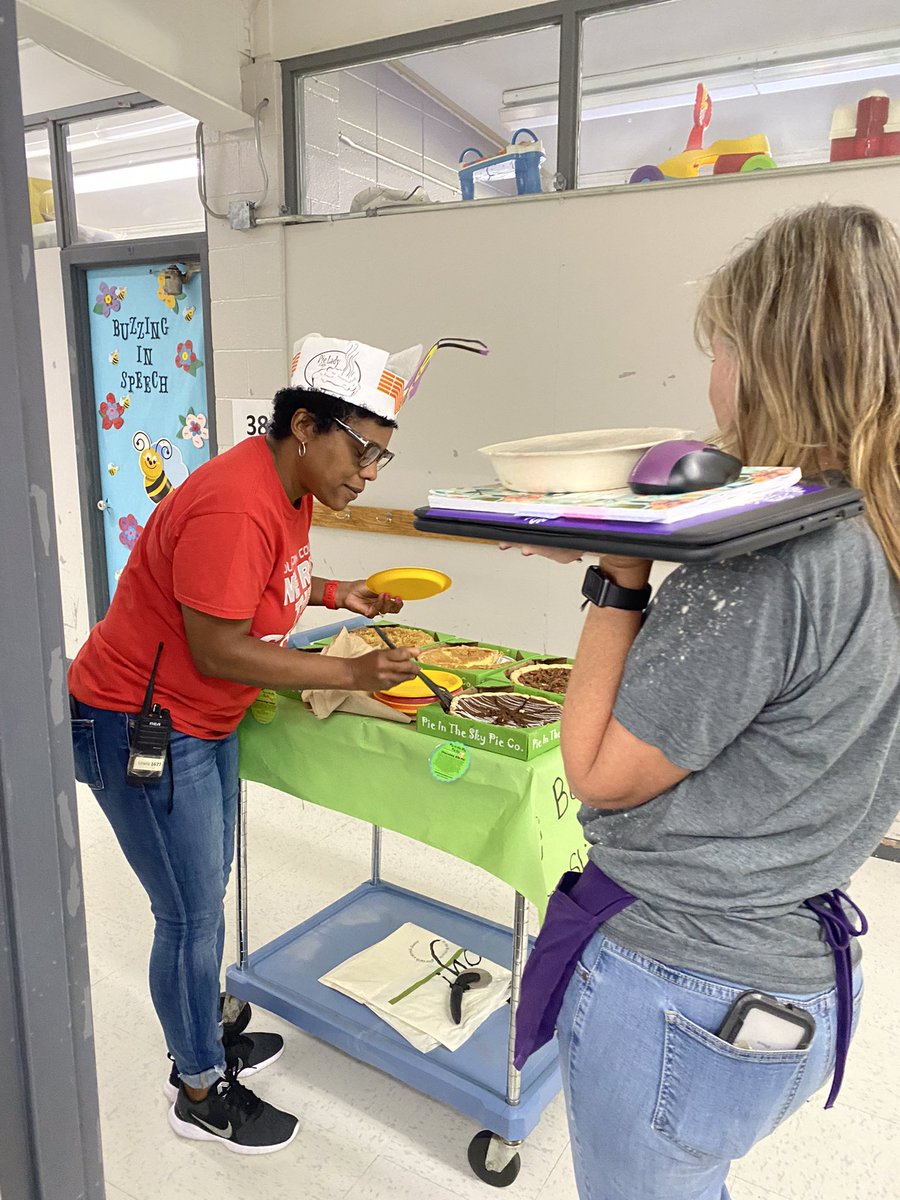RoarkEarly's tweet photo. Teachers & Staff @RoarkEarly could always enjoy a slice of pie, but today is special! Happy Teacher Appreciation to our PreK team who shows up everyday to instill the love of learning into our PreK students. #RoarinRoarkKats #ThePlace2🐝 https://t.co/Sgdho7WjZP