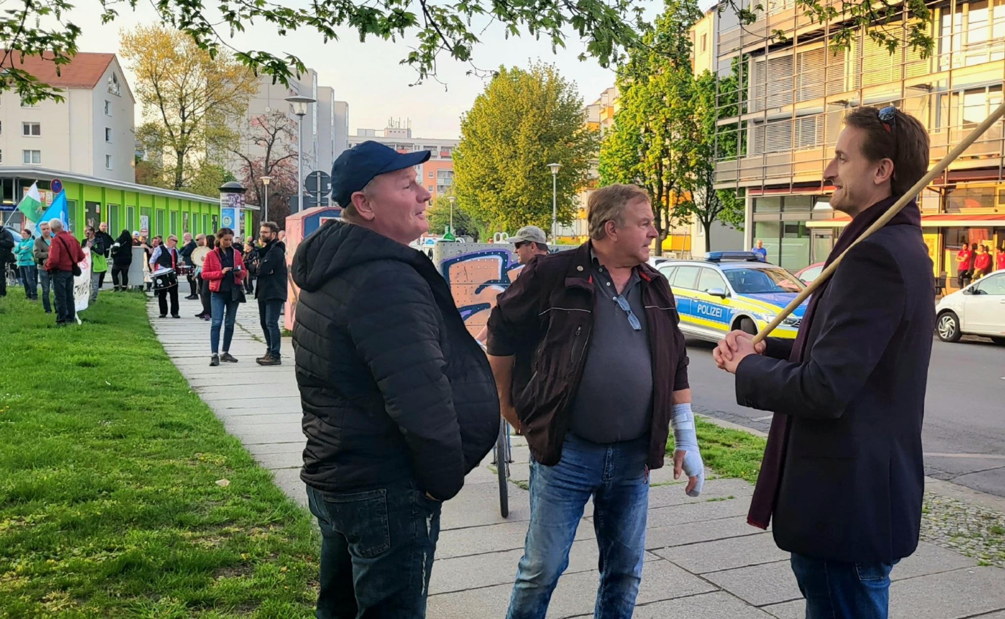 Annalena Schmidt on Twitter " Dresden am Montagabend. Da geht der OB