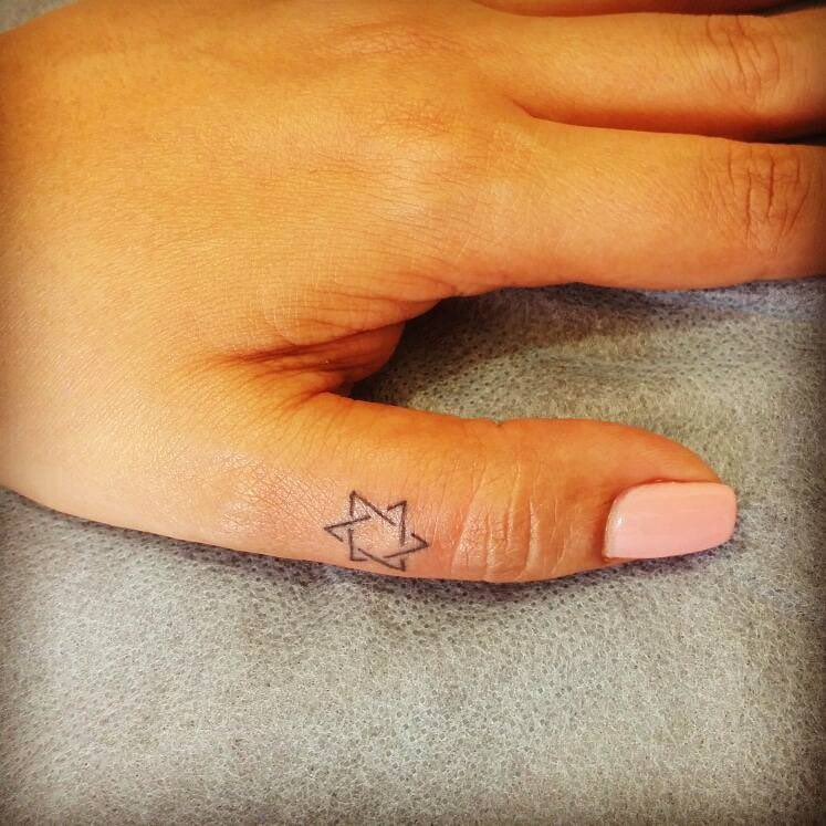 Simi Bee tweet media