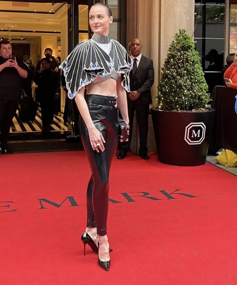 jacquemusx's tweet image. Looking the gilded age right in the eye