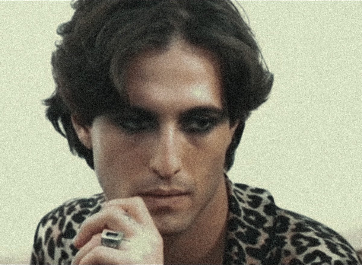 damianoplace's tweet photo. I've kissed your lips and held your head, shared your dreams and shared your bed. I know you well, I know your smell…

https://t.co/R1XWVaVwX6

#damianodavid #måneskin #maneskin https://t.co/Bb9jY51tX0