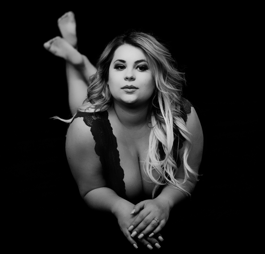 beautifullyyo10's tweet photo. Give Mom the gift she will never forget a Boudoir Photo shoot at https://t.co/GFrI2ureUg 

#beyou #beyourself #belladonnaimages #stcharlesil #chicago #chicagophotographer #boudoirphotography  #realwomen  #mothersday #lingerie #selflove https://t.co/TzKtl8yBrO