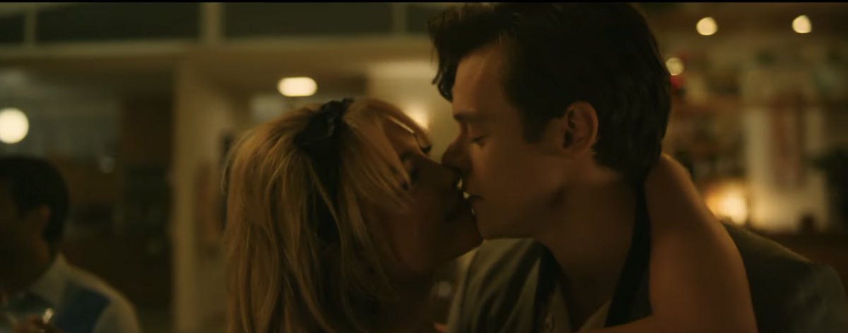 FilmUpdates's tweet photo. Florence Pugh and Harry Styles in ‘DON’T WORRY DARLING’ https://t.co/fqsnaHwlEN