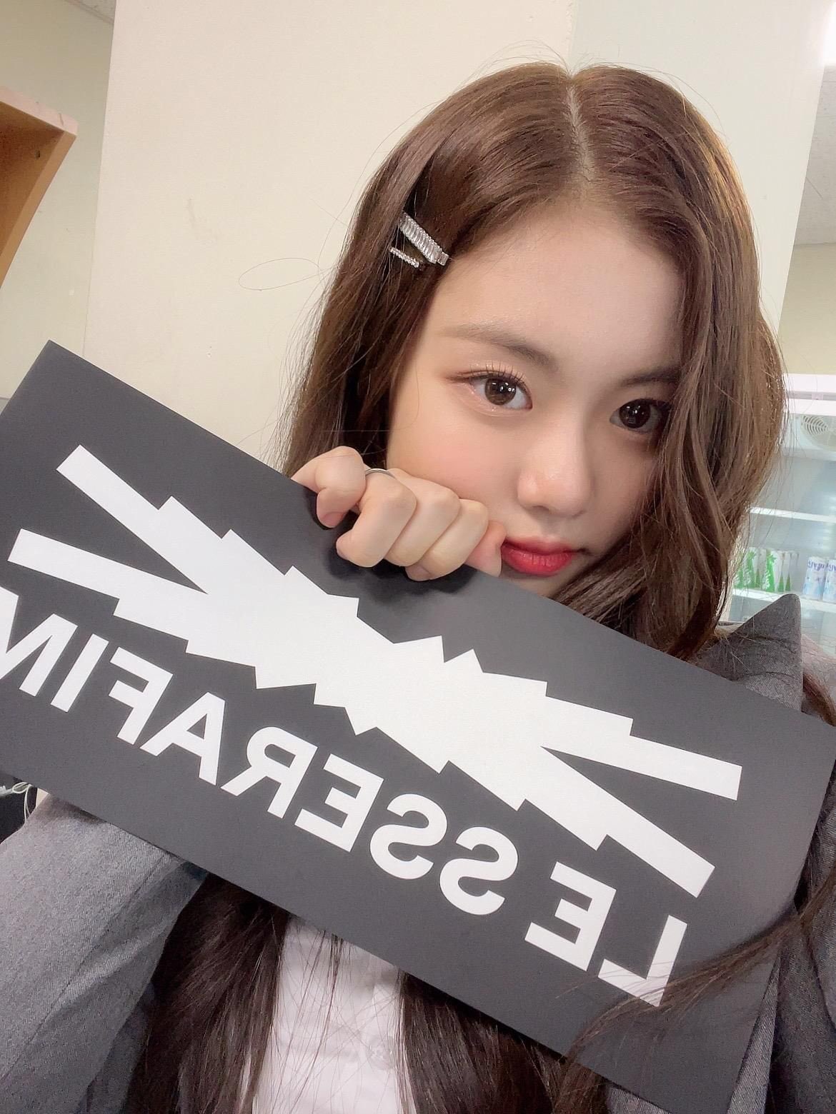 Kim garam on Twitter "나의 첫 공식 셀카😊 https//t.co/Swo16JGhoV" / Twitter