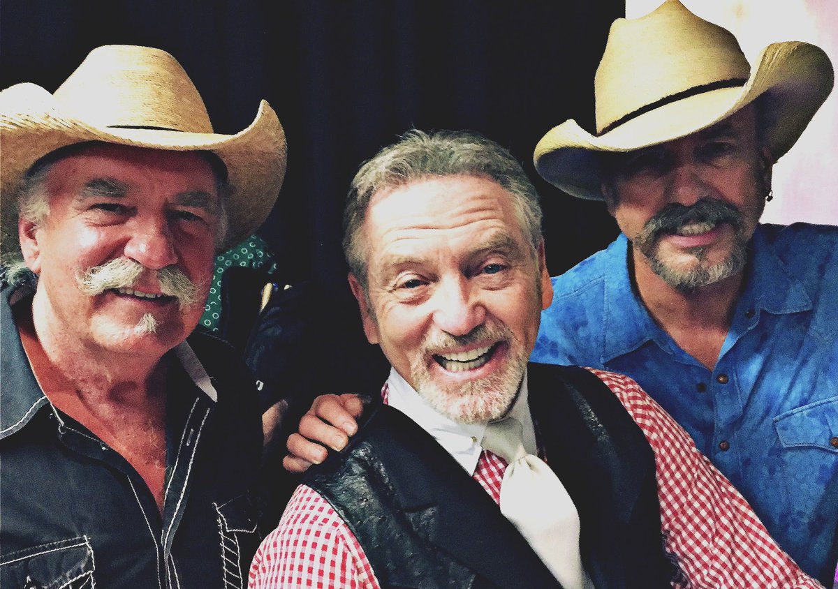 Sending Birthday wishes to our Buddy @LarryGatlin today.