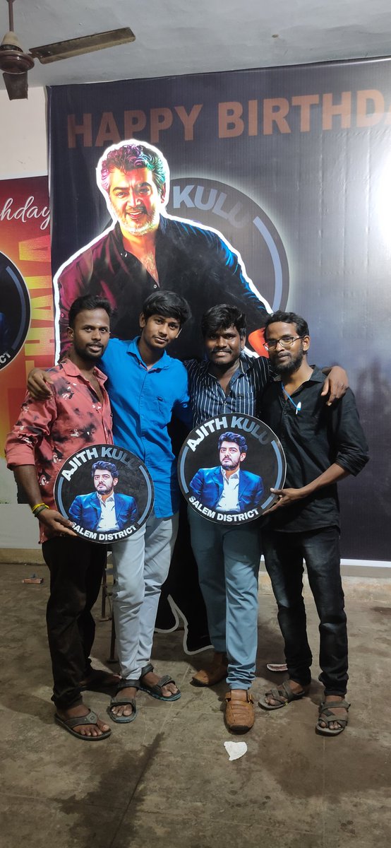 DineshK19682638's tweet photo. #HBDAjithkumar51😍😍😍
#Ajithkumar #AK61  #அஜித்குழுசேலம்
@SP_Vairam @arularjun_salem @AjithKulusalem https://t.co/FFjwCZoUu0