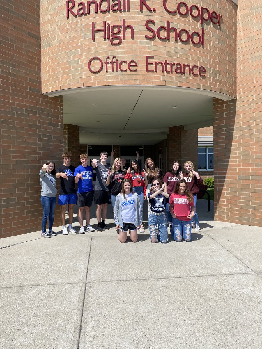 CCR_CooperHS's tweet photo. 3rd lunch seniors showing off their college commits. @RCHSclass2022 #NationalDecisionDay https://t.co/TA4UV6NZuA