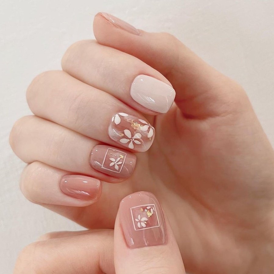 Spark your #art imagination on your nails. #nailart #dabs