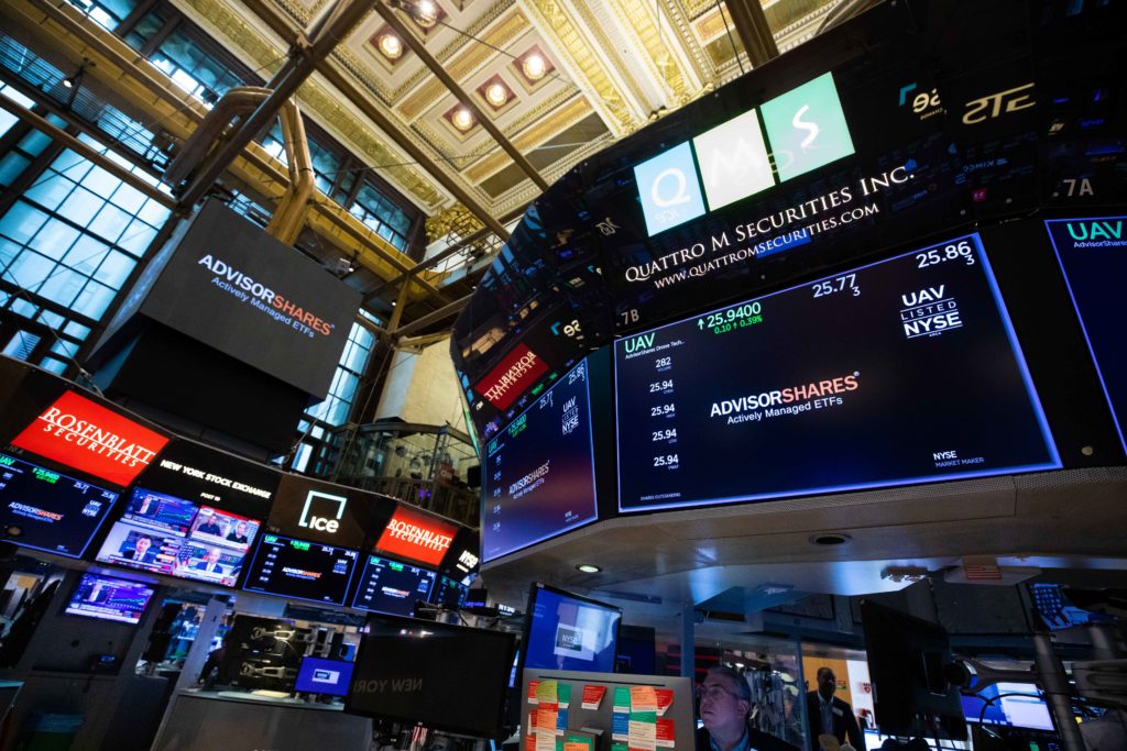 DCL_Team's tweet photo. A Once-in-a-Lifetime Experience at the NYSE: Celebrating UAV, a New Way to Invest in the #Drone Industry: Friday, DRONELIFE had the opportunity to participate in a time-honored tradition at the New York Stock Exchange: the ringing of the opening bell. … https://t.co/m9NWY6lVDT https://t.co/4kTgUvvoiP