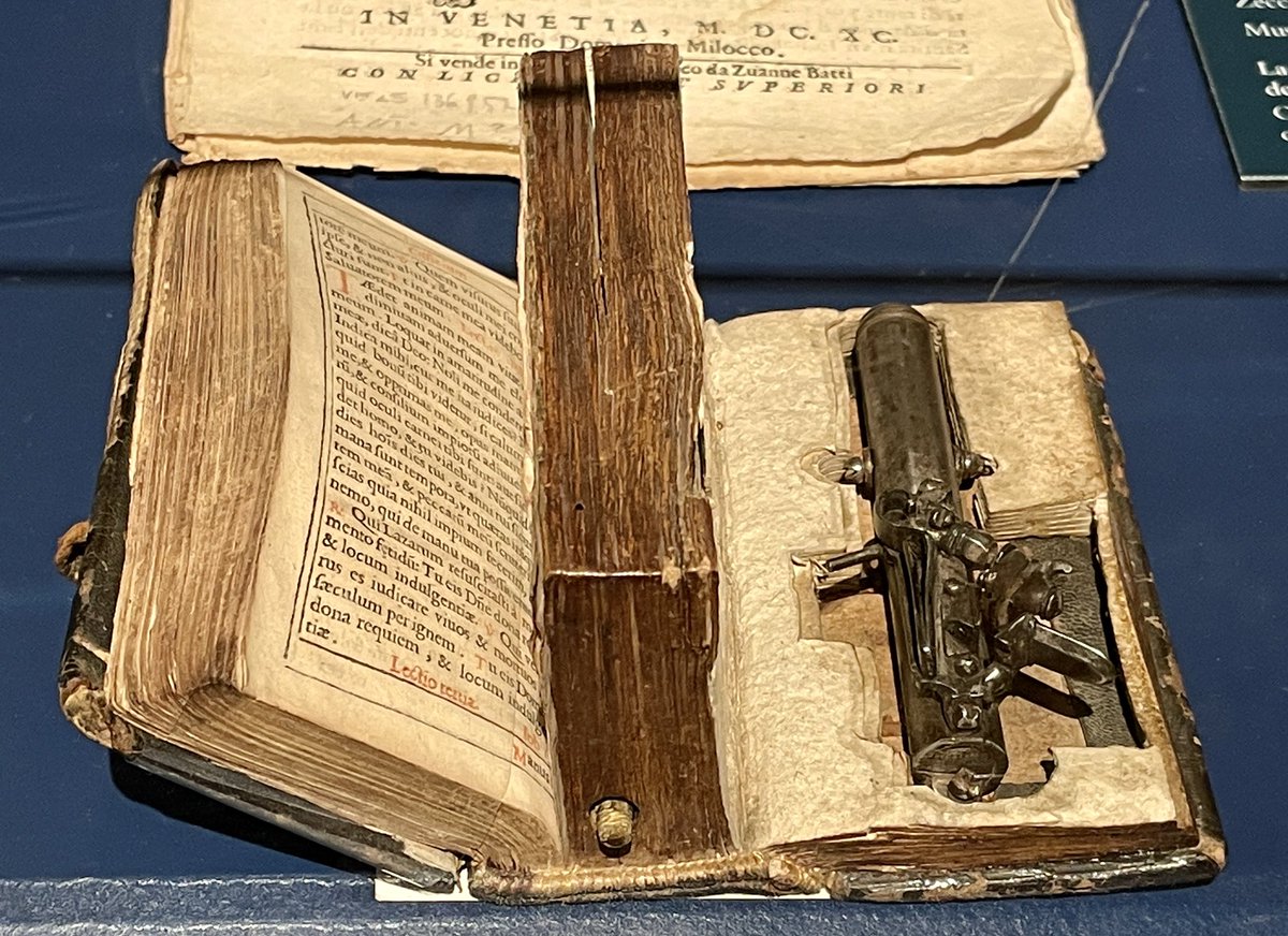 alaserpente's tweet photo. Bible du doge Francesco Morosini (1619-1694) dans une belle exposition au @MuseoCorrer
https://t.co/635HvLCyk8 https://t.co/4Wk5OXFhXW