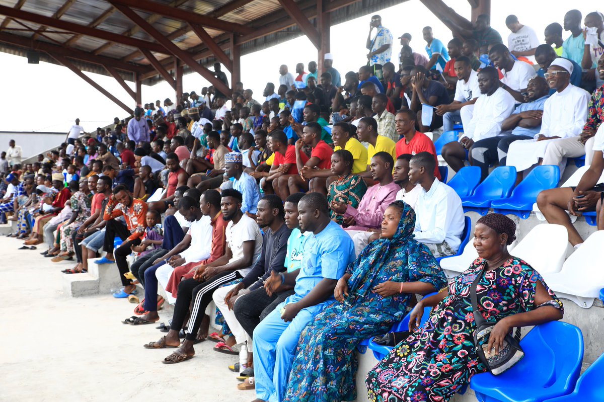 official_tcchq's tweet photo. A cross-section of fans for both teams.
#TCCCup22 #TheFinal https://t.co/bXCvZpyN3l