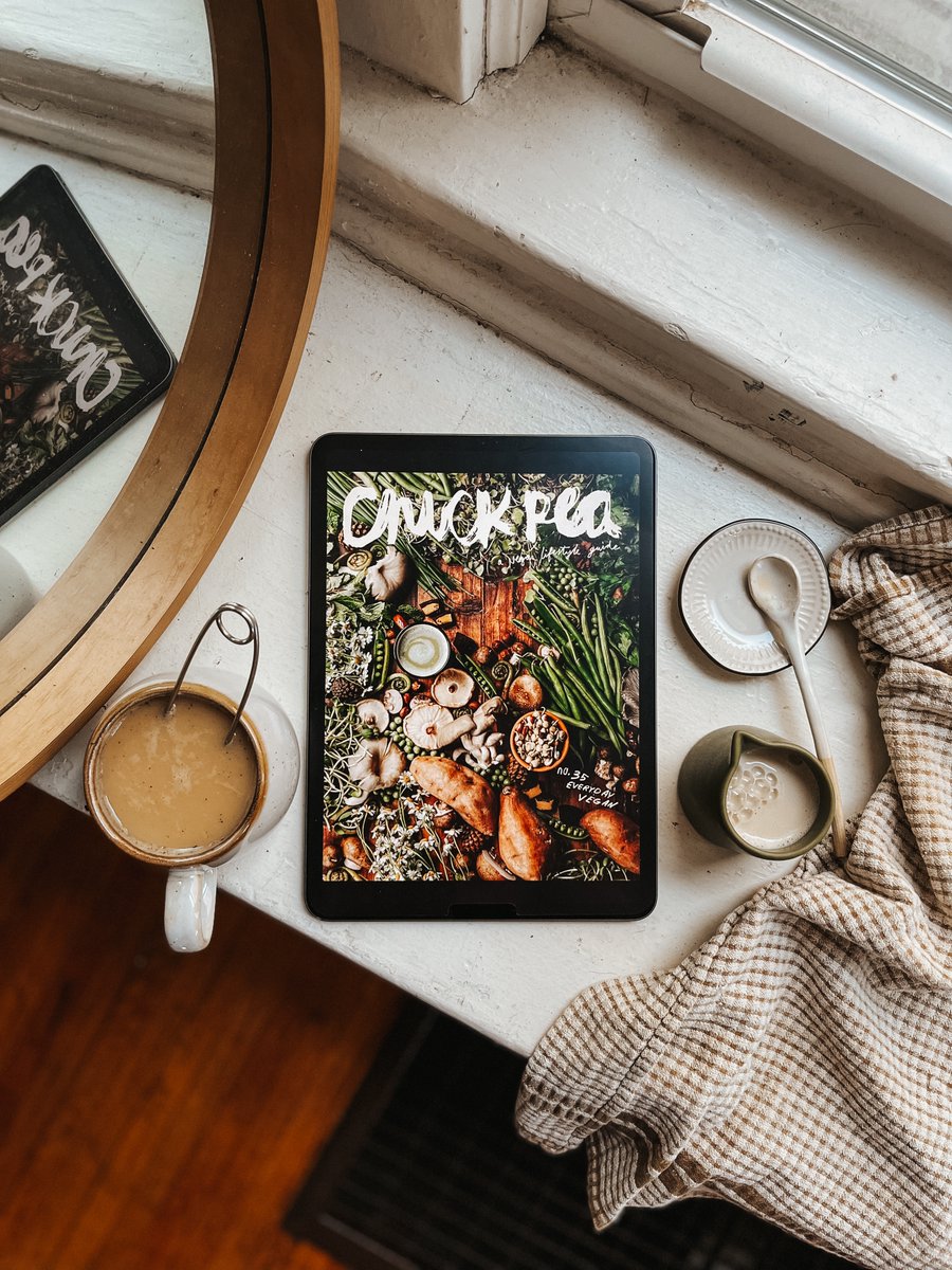 chickpea_mag's tweet photo. our newest issue, EVERYDAY VEGAN, is up online now 😌🙌 this issue has been in the works for a long time, so we hope you love it 😭 https://t.co/xgCpE0rDtI https://t.co/QIw2uHncdI