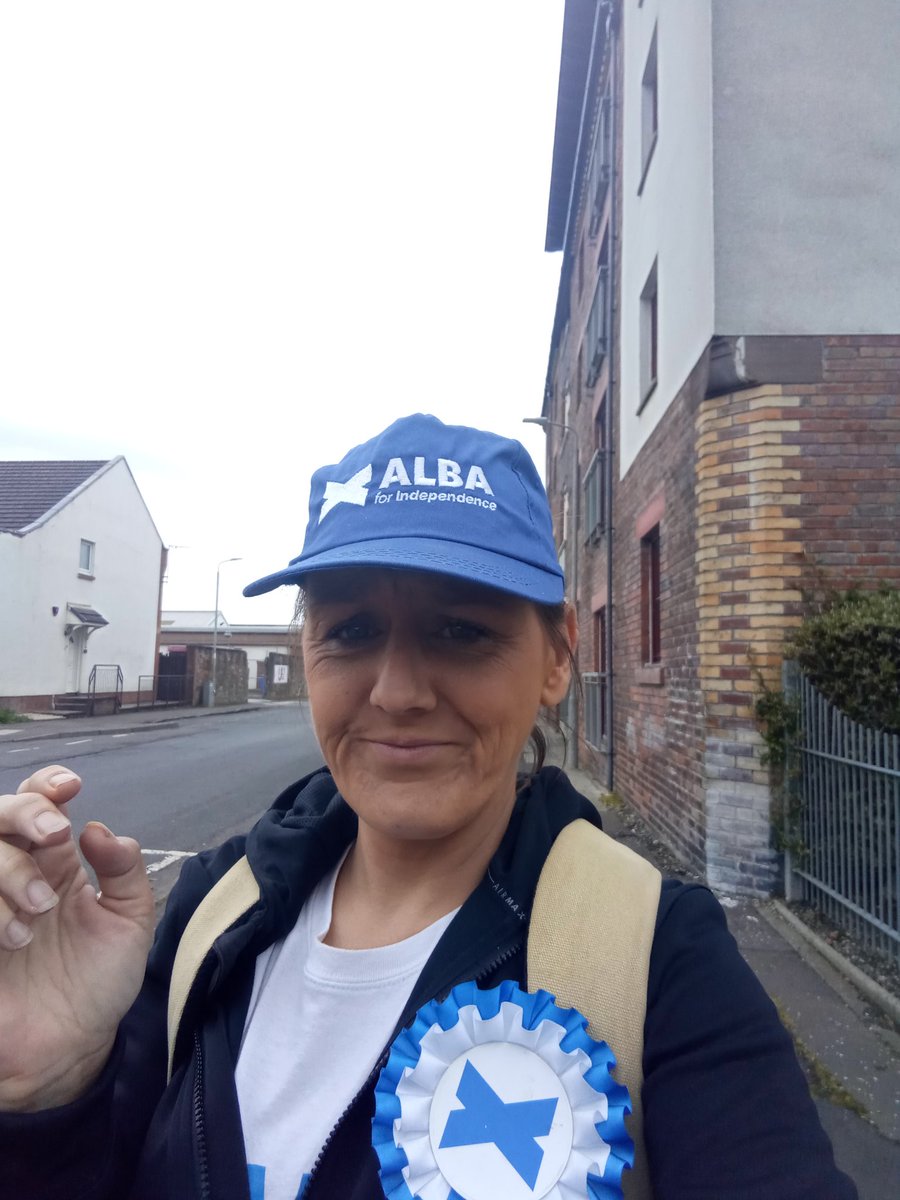 IndyDenise26's tweet photo. Out and about again today around Ayr North had lots of positive conversations on the door
#votesommerville1 on the 5th of May for a strong voice for our community's 🏴
#localcouncil #LocalIssues #locallass #albastandsforscotland #Alba #councilelections2022 #Ayr #AYRSHIRE https://t.co/gmpAJ8LM9b