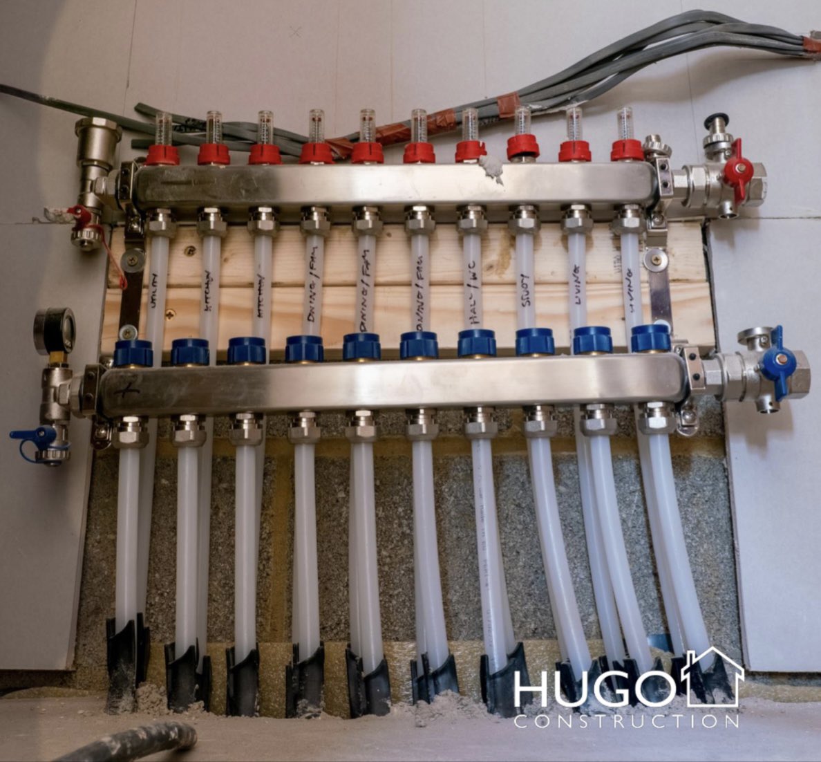 hugoconstruct's tweet photo. The underfloor heating pipe work at our Gemini Project in Spellbrook is now complete.
#newbuild #spellbrook #underfloorheatinginstallation #underfloorheatingsystem #hugoconstruction #essexbuilders https://t.co/LQVgbDZA7L