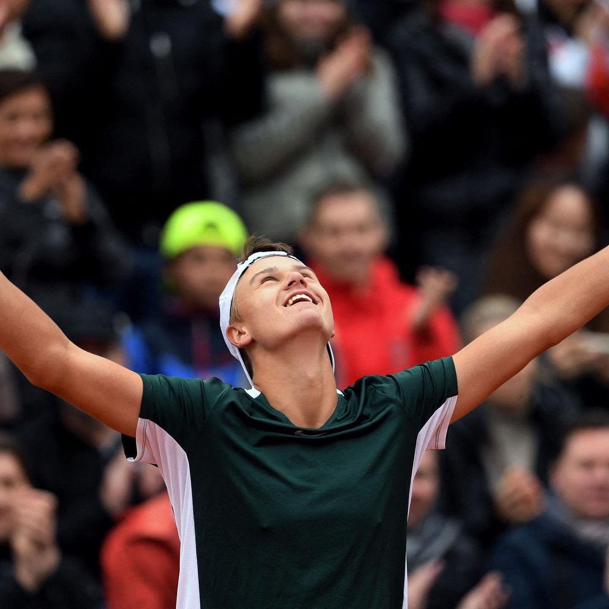 First ATP title 🏆 Really proud with what I made on the court. Forever in my heart @BMWOpen2022 🙏🏼
See u next year ! 

📸 Getty | @hassensteinalex | @atptour