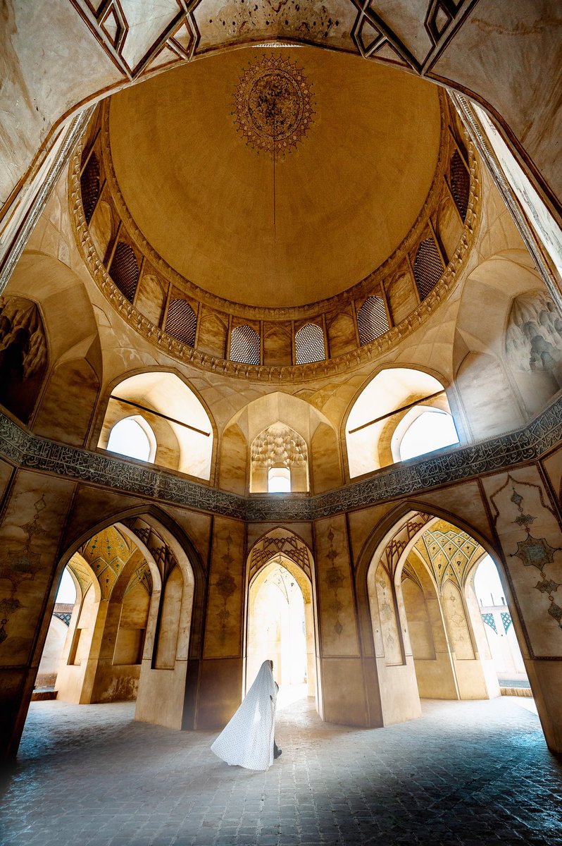 SuleymanTutus_'s tweet photo. @stoemanangels Take a look at the mystical world of the East.  
I would love for you to see my Iranian Dream collection.

8 pieces
1/1
0.15 ETH

#NFTCommunity 
#nftphotography 

https://t.co/uAagcgaJRC https://t.co/299Yop9J9Z