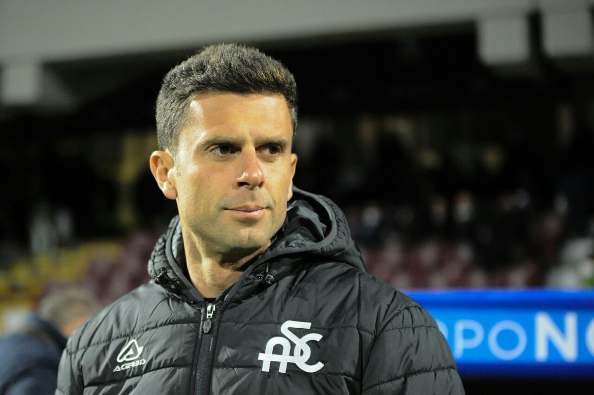 NoxwinTurkiye's tweet photo. 🧐 Di Marzio'nun haberine göre; Paris Saint-Germain, takımın başına 3 hoca adayından birini getirecek. 

🇮🇹 Antonio Conte
🇮🇹 Thiago Motta
🇩🇪 Joachim Löw

#PSG #Ligue1 https://t.co/nDoK11A38c
