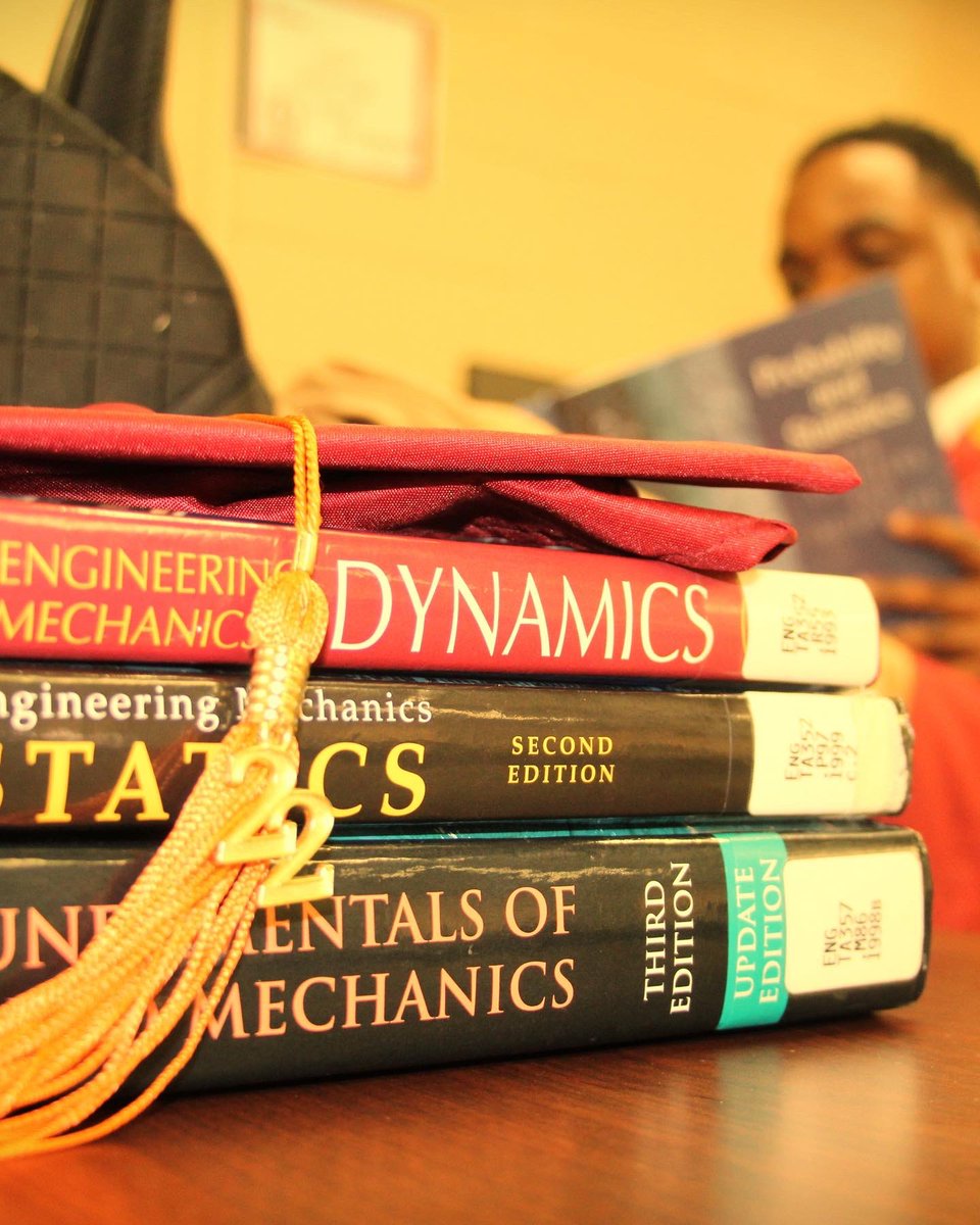 robeuqrop's tweet photo. My 5th year was my best year but ya boy is outta here ✌🏾🛣🎓  #TuskegeeAlumni #HBCUgrad https://t.co/U8cfemWlJa