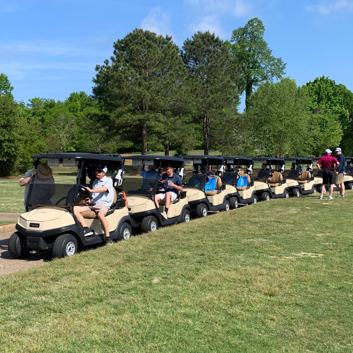 GenevaVAAWWA's tweet photo. It’s a perfect day to be on a golf course raising money for charity!  Thank you to all of our sponsors and golfers for supporting the 28th annual Water for People Tournament. #vaawwa #vwea #waterforpeople https://t.co/byzpABNH7J