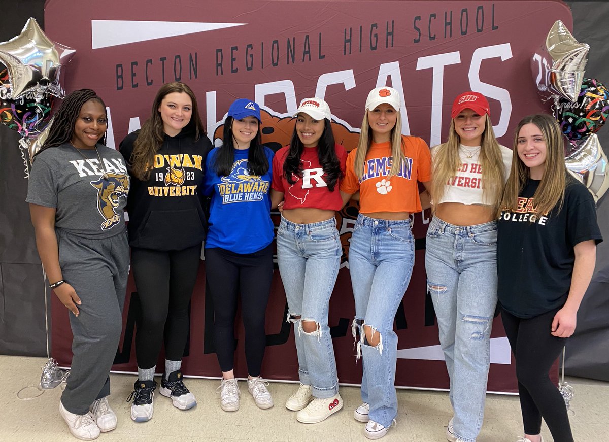 Happy College Commitment Day to our senior softball players! Congratulations on this huge milestone. We are all so proud of you &amp; your hard work! Wishing you all the best on this new chapter and be sure to enjoy every minute of it!🏫🥎❤️