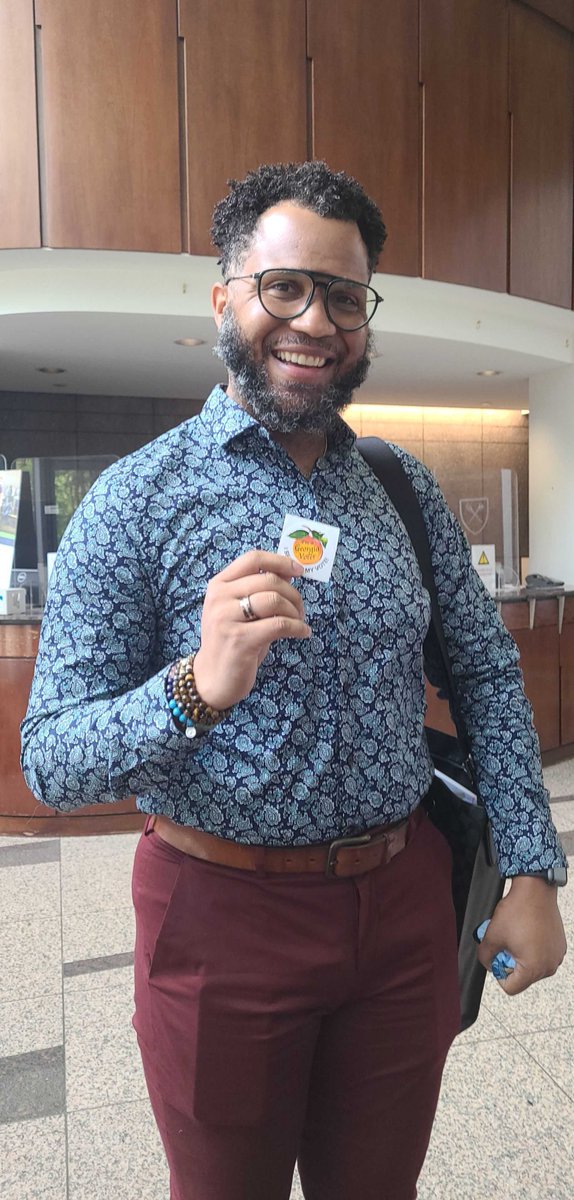 madi_olivier's tweet photo. Kyle Williams, special advisor to the senior VP and dean of campus life, just voted in Georgia for the first time, saying he thinks about his ancestors who fought for the right to vote, especially John Lewis. Both Williams and Lewis were members of Phi Beta Sigma, a Divine 9 frat https://t.co/PlJ3QCcnhH