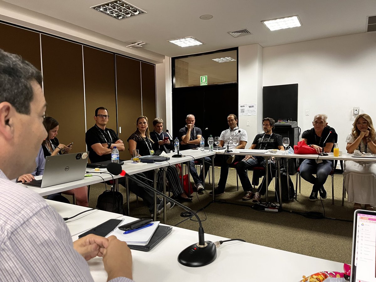 cdenis_polanco's tweet photo. Momentos de los dos primeros días de reuniones del Directorio de @lacnic con visitas de las Comisiones Fiscal y Electoral, #LACNIC37 en Cali Colombia. https://t.co/c8AFMBycBb