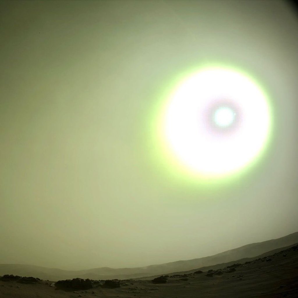 stem_feed's tweet image. Photos from the surface of Mars by NASA's Perseverance Mars Rover.