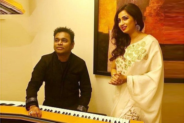 Silpu_sgian's tweet image. Cobra first single - thumbi thullal 
Mimi FS - Param Sundari 
Atrangi Re FS - Chaka Chak 
Iravin Nizhal FS - Maayava 

@arrahman x @shreyaghoshal 😀🌸
ThalaivARR and Thalaivi