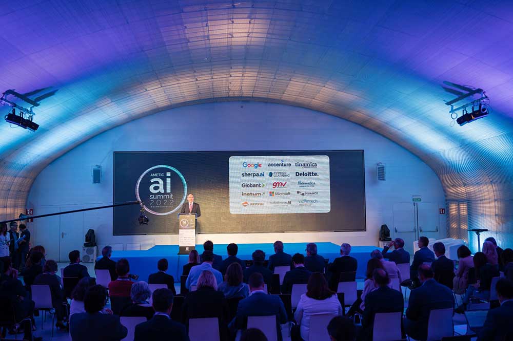 l_e_digital's tweet photo. Carme Artigas clausura el @AMETIC_es AI Summit 2022 y asegura que “la inteligencia artificial es el presente y el nivel de madurez de nuestro país es sorprendente”

#AIAMSummit22

https://t.co/YZLQ9I9eBZ https://t.co/9dBVD0lzkt